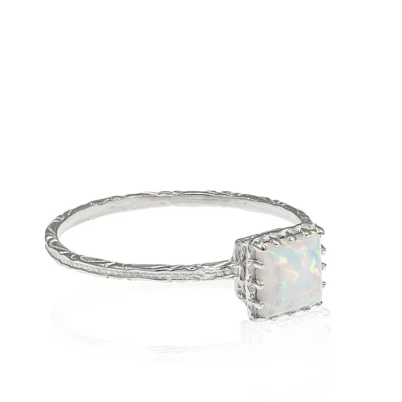 14K White Gold Square Ring Inlaid With White Opal