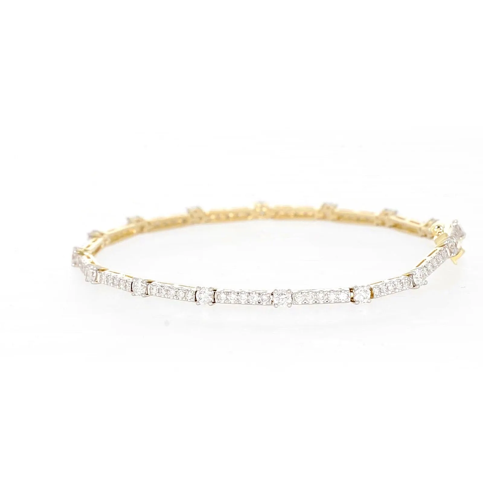 Celebration 9ct Yellow Gold Round Brilliant Cut 2 Carat tw of Lab Grown Diamonds Bracelet