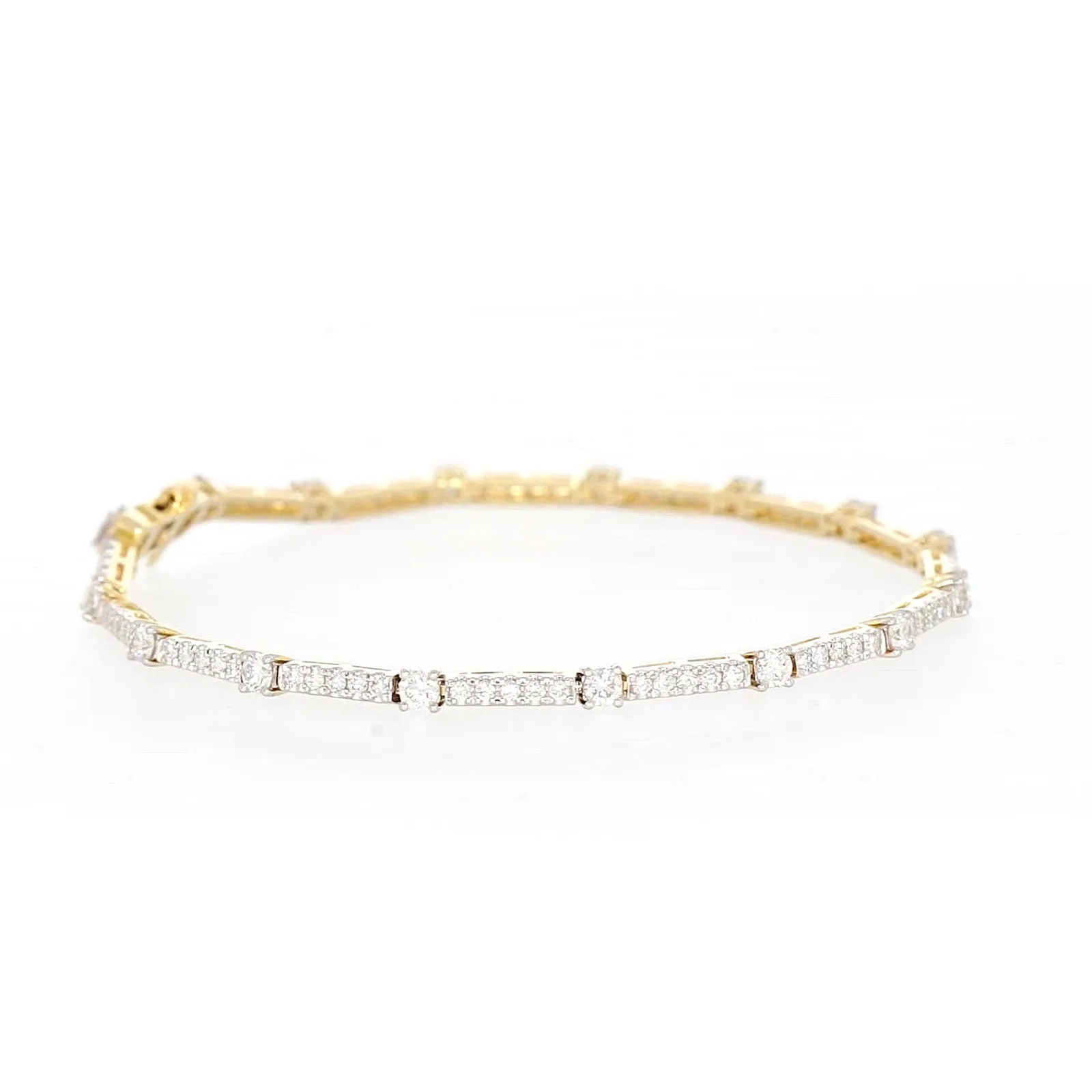 Celebration 9ct Yellow Gold Round Brilliant Cut 2 Carat tw of Lab Grown Diamonds Bracelet