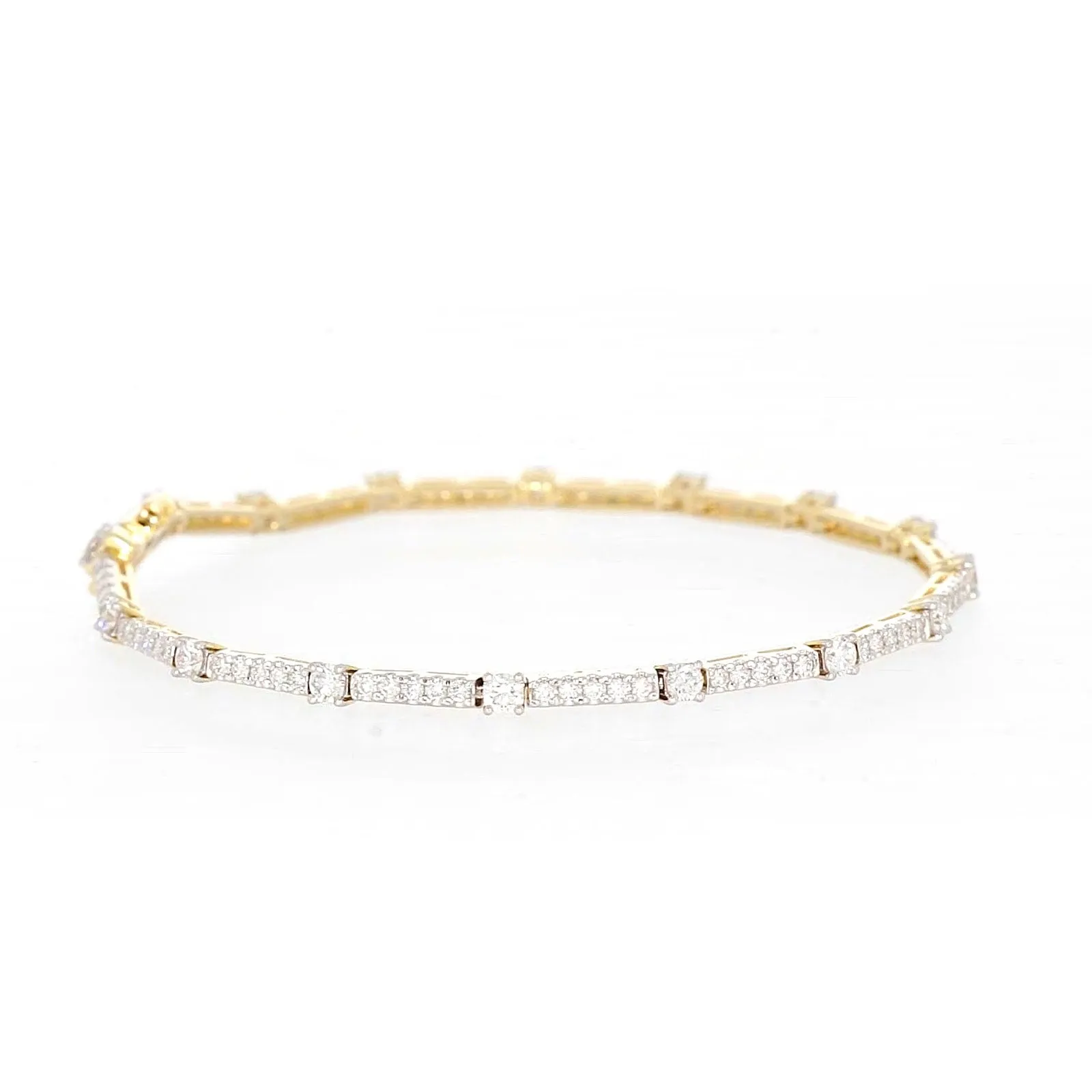 Celebration 9ct Yellow Gold Round Brilliant Cut 2 Carat tw of Lab Grown Diamonds Bracelet