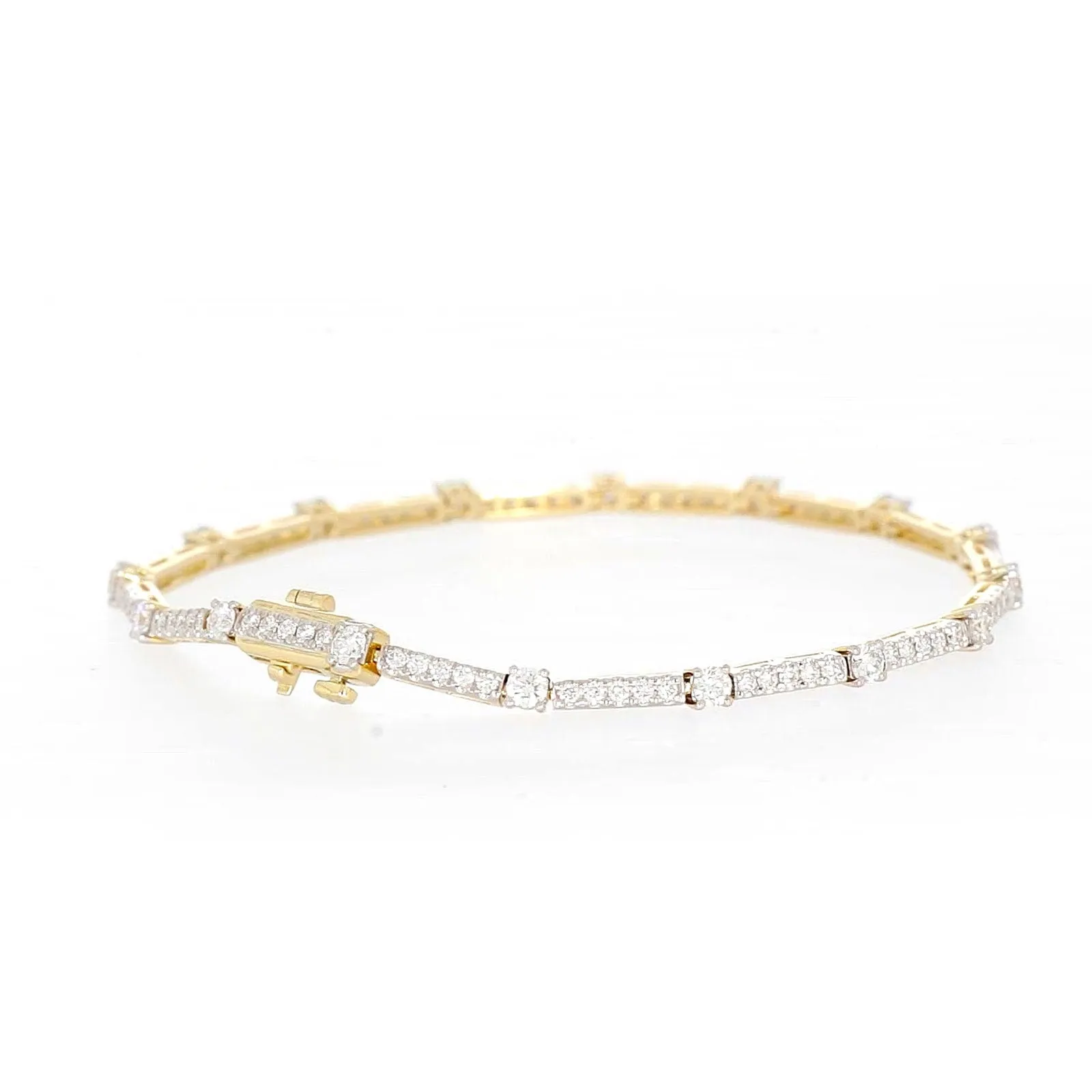 Celebration 9ct Yellow Gold Round Brilliant Cut 2 Carat tw of Lab Grown Diamonds Bracelet