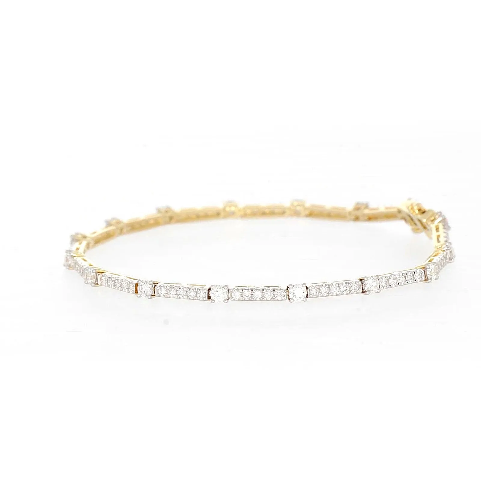 Celebration 9ct Yellow Gold Round Brilliant Cut 2 Carat tw of Lab Grown Diamonds Bracelet