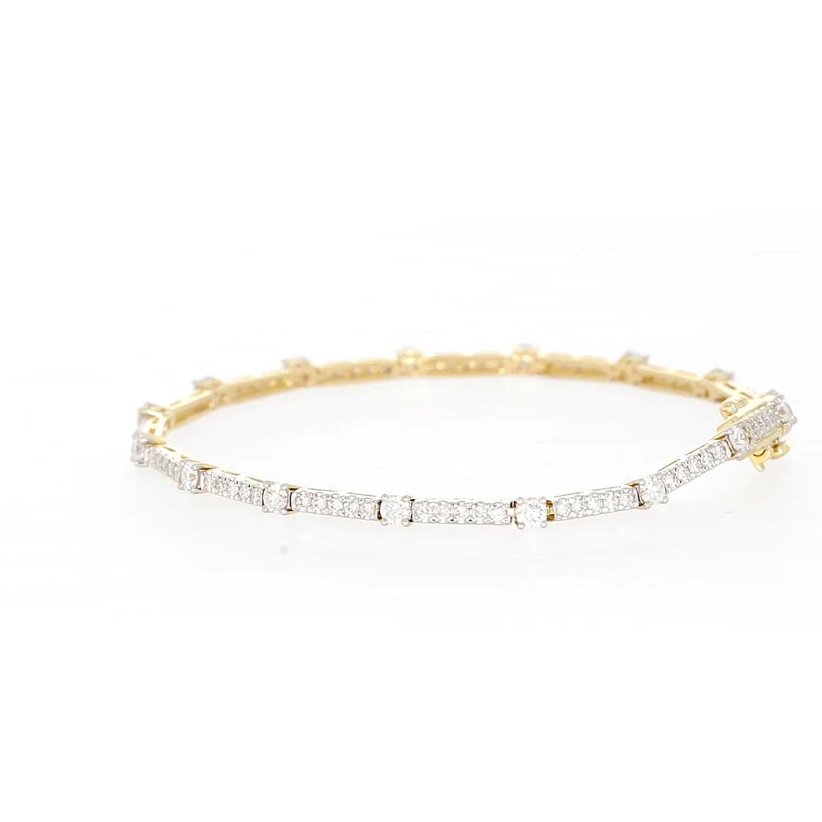 Celebration 9ct Yellow Gold Round Brilliant Cut 2 Carat tw of Lab Grown Diamonds Bracelet