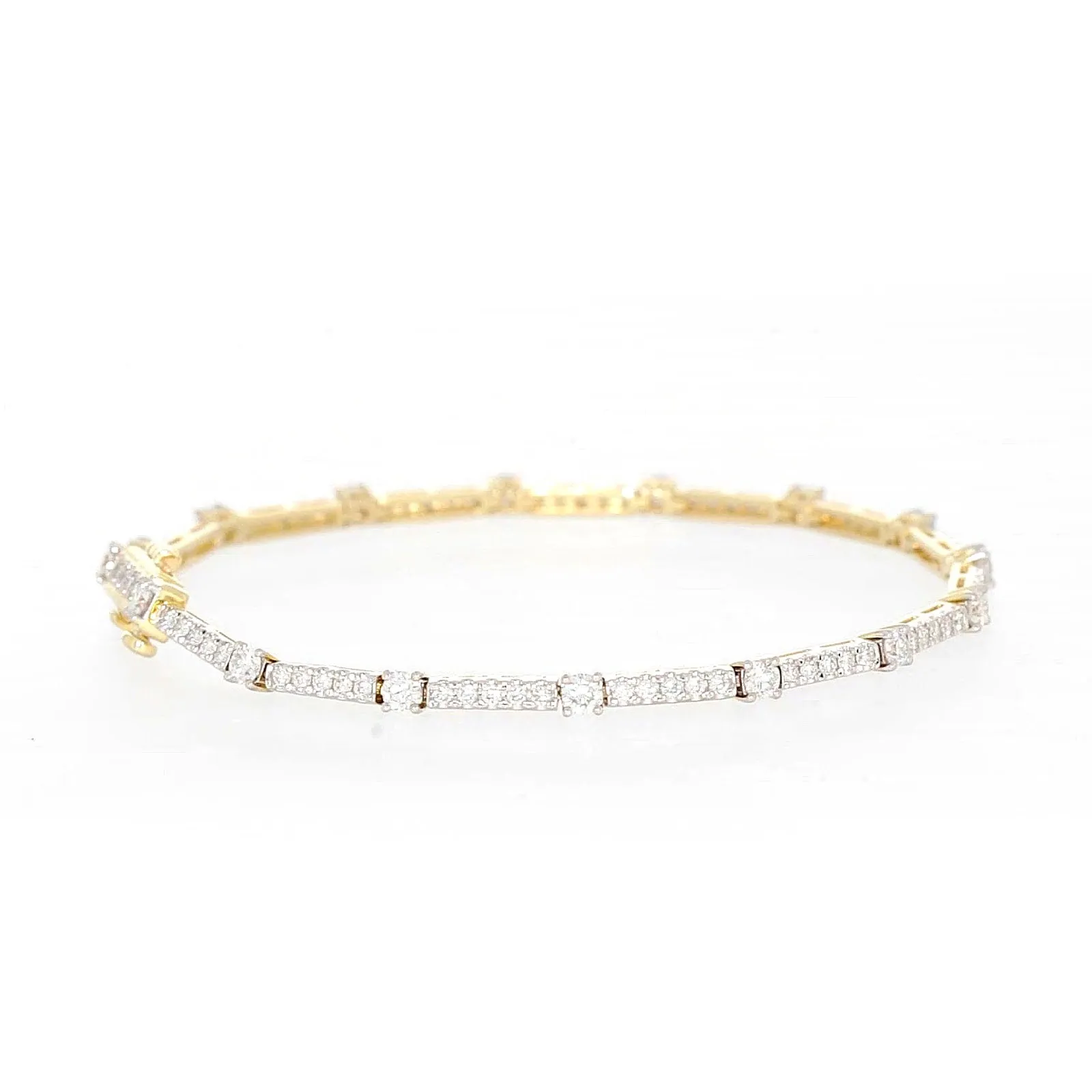 Celebration 9ct Yellow Gold Round Brilliant Cut 2 Carat tw of Lab Grown Diamonds Bracelet