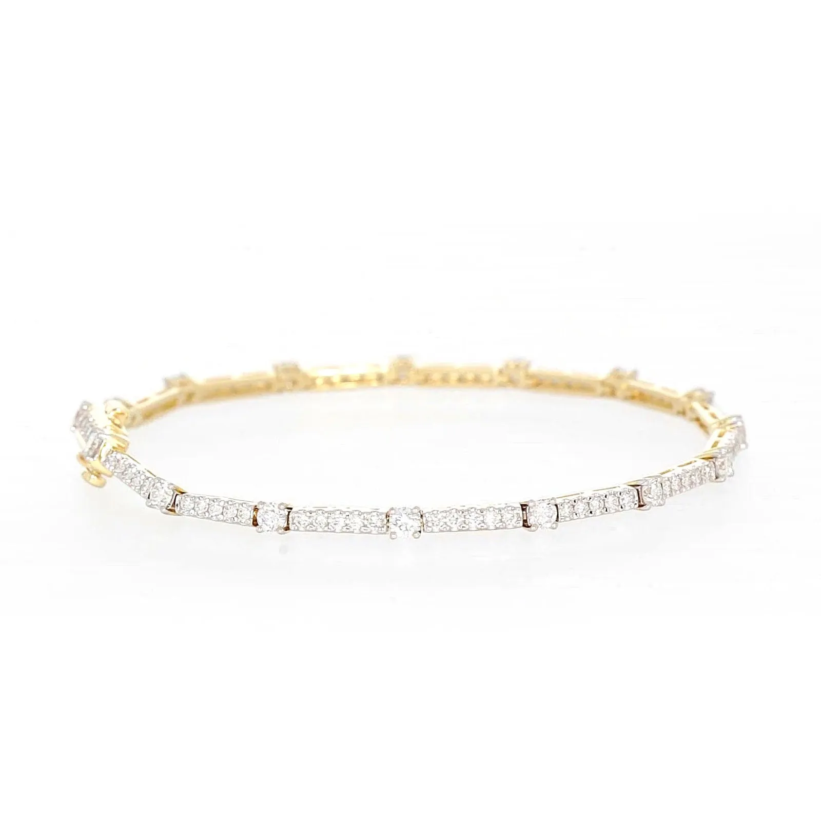 Celebration 9ct Yellow Gold Round Brilliant Cut 2 Carat tw of Lab Grown Diamonds Bracelet