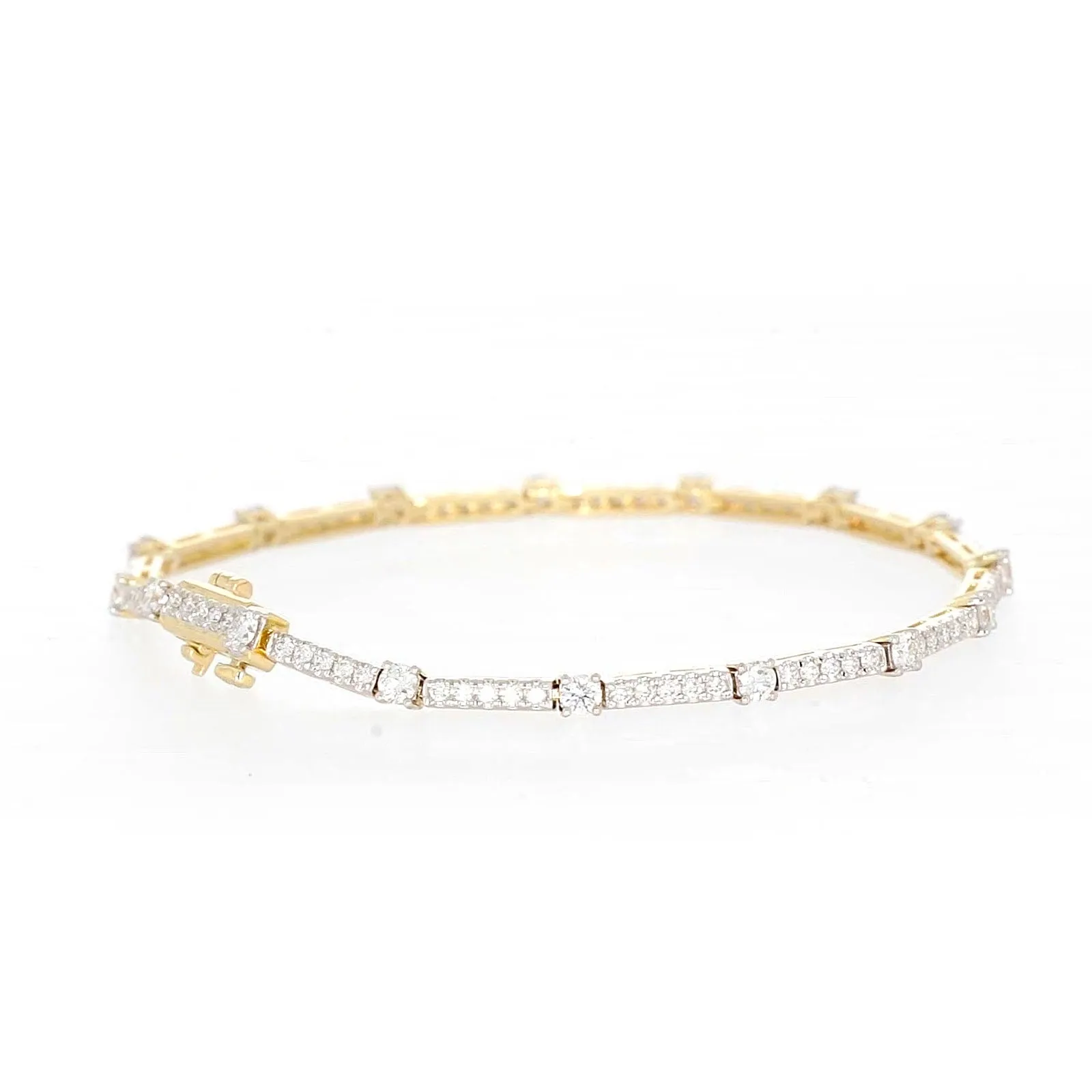 Celebration 9ct Yellow Gold Round Brilliant Cut 2 Carat tw of Lab Grown Diamonds Bracelet