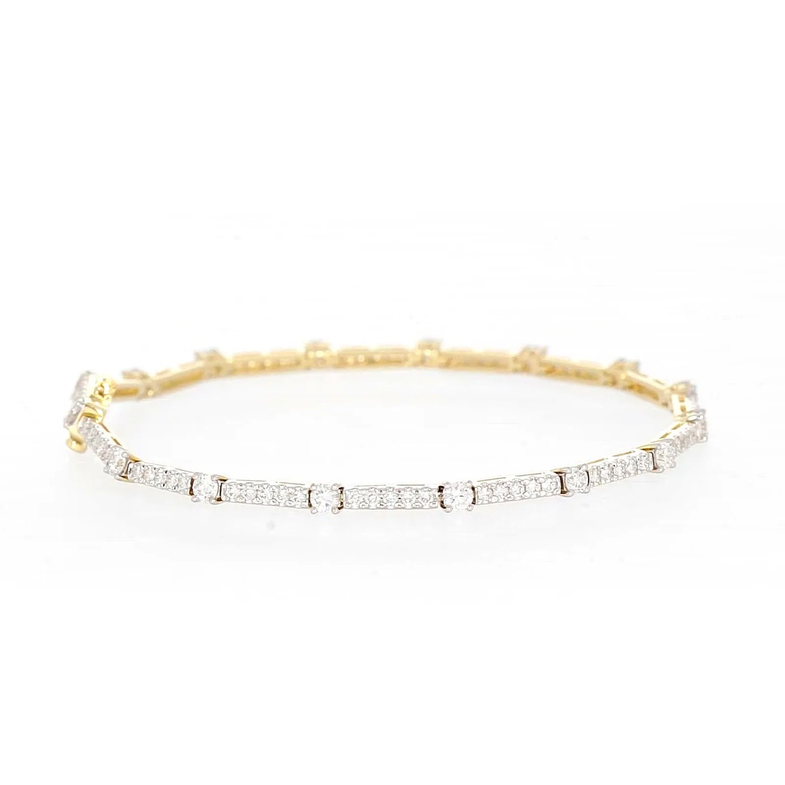 Celebration 9ct Yellow Gold Round Brilliant Cut 2 Carat tw of Lab Grown Diamonds Bracelet