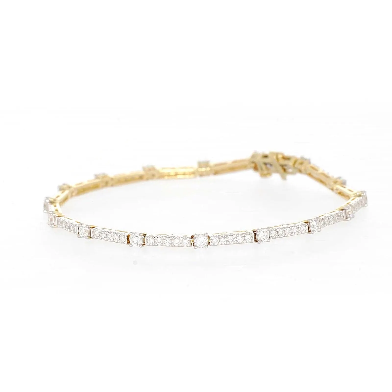 Celebration 9ct Yellow Gold Round Brilliant Cut 2 Carat tw of Lab Grown Diamonds Bracelet