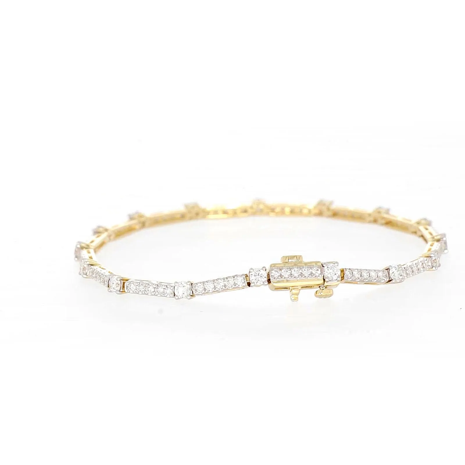 Celebration 9ct Yellow Gold Round Brilliant Cut 2 Carat tw of Lab Grown Diamonds Bracelet