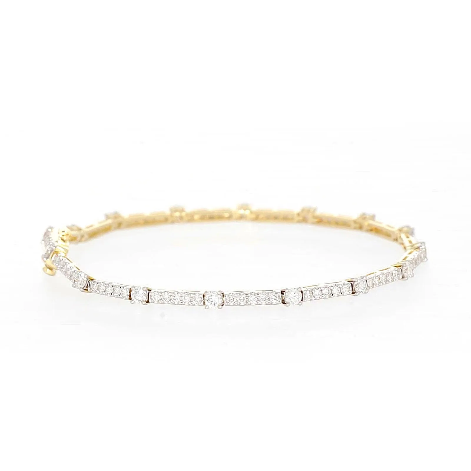 Celebration 9ct Yellow Gold Round Brilliant Cut 2 Carat tw of Lab Grown Diamonds Bracelet