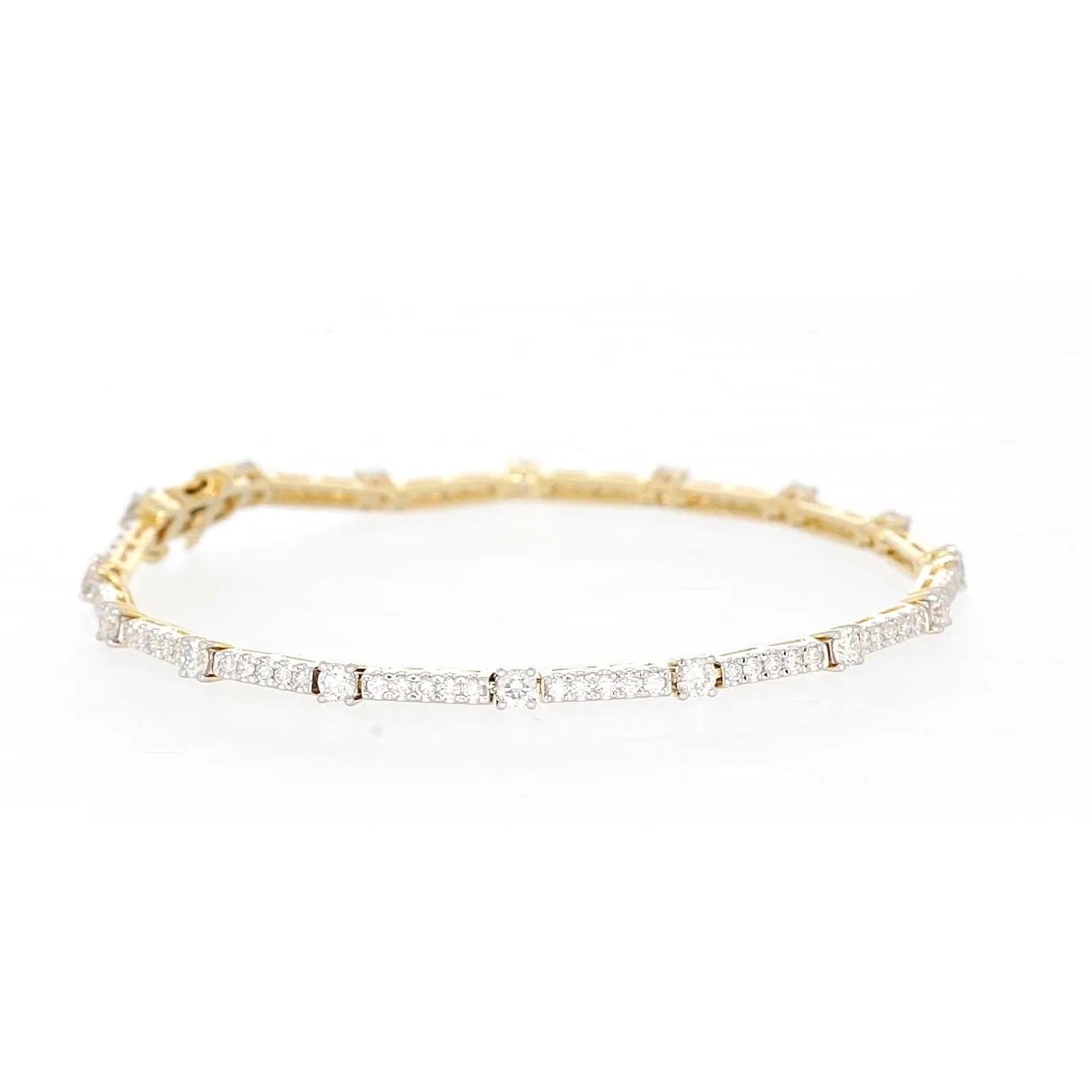 Celebration 9ct Yellow Gold Round Brilliant Cut 2 Carat tw of Lab Grown Diamonds Bracelet