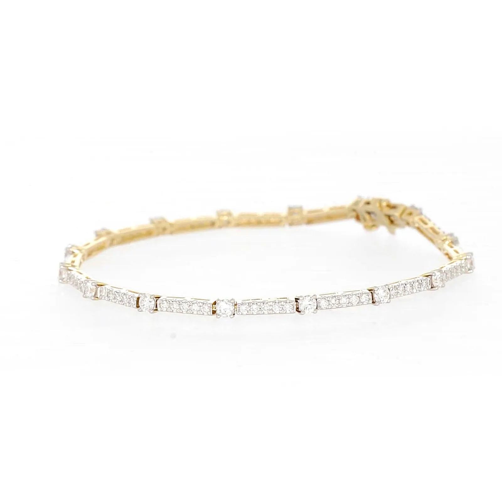 Celebration 9ct Yellow Gold Round Brilliant Cut 2 Carat tw of Lab Grown Diamonds Bracelet