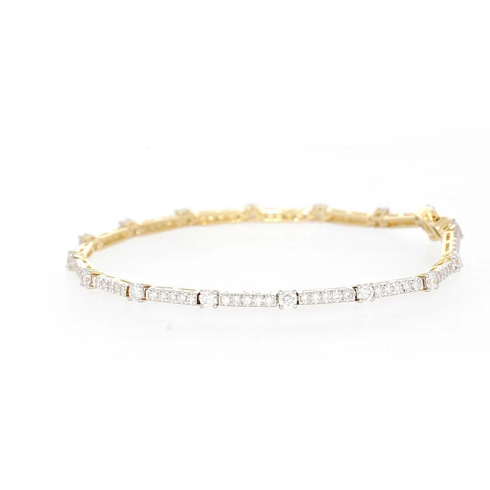 Celebration 9ct Yellow Gold Round Brilliant Cut 2 Carat tw of Lab Grown Diamonds Bracelet