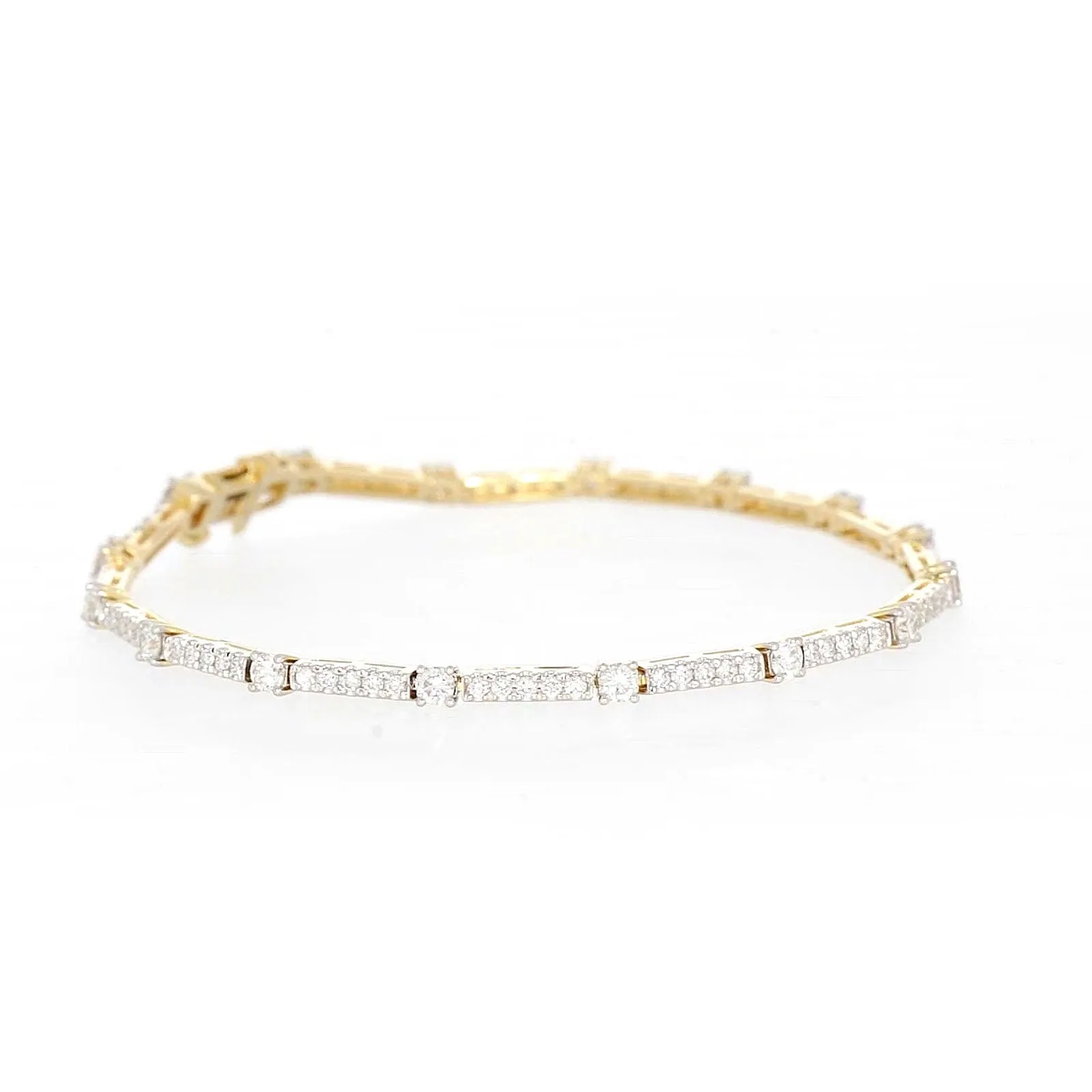 Celebration 9ct Yellow Gold Round Brilliant Cut 2 Carat tw of Lab Grown Diamonds Bracelet