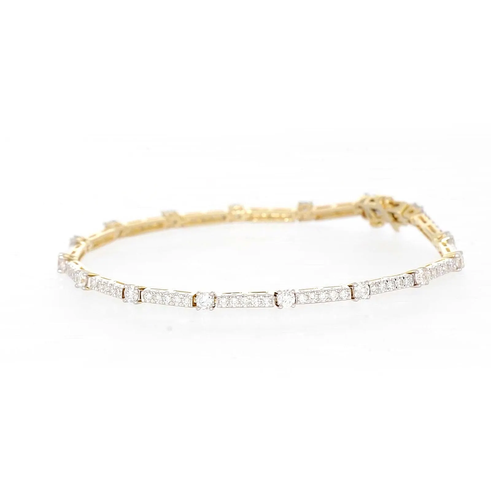 Celebration 9ct Yellow Gold Round Brilliant Cut 2 Carat tw of Lab Grown Diamonds Bracelet