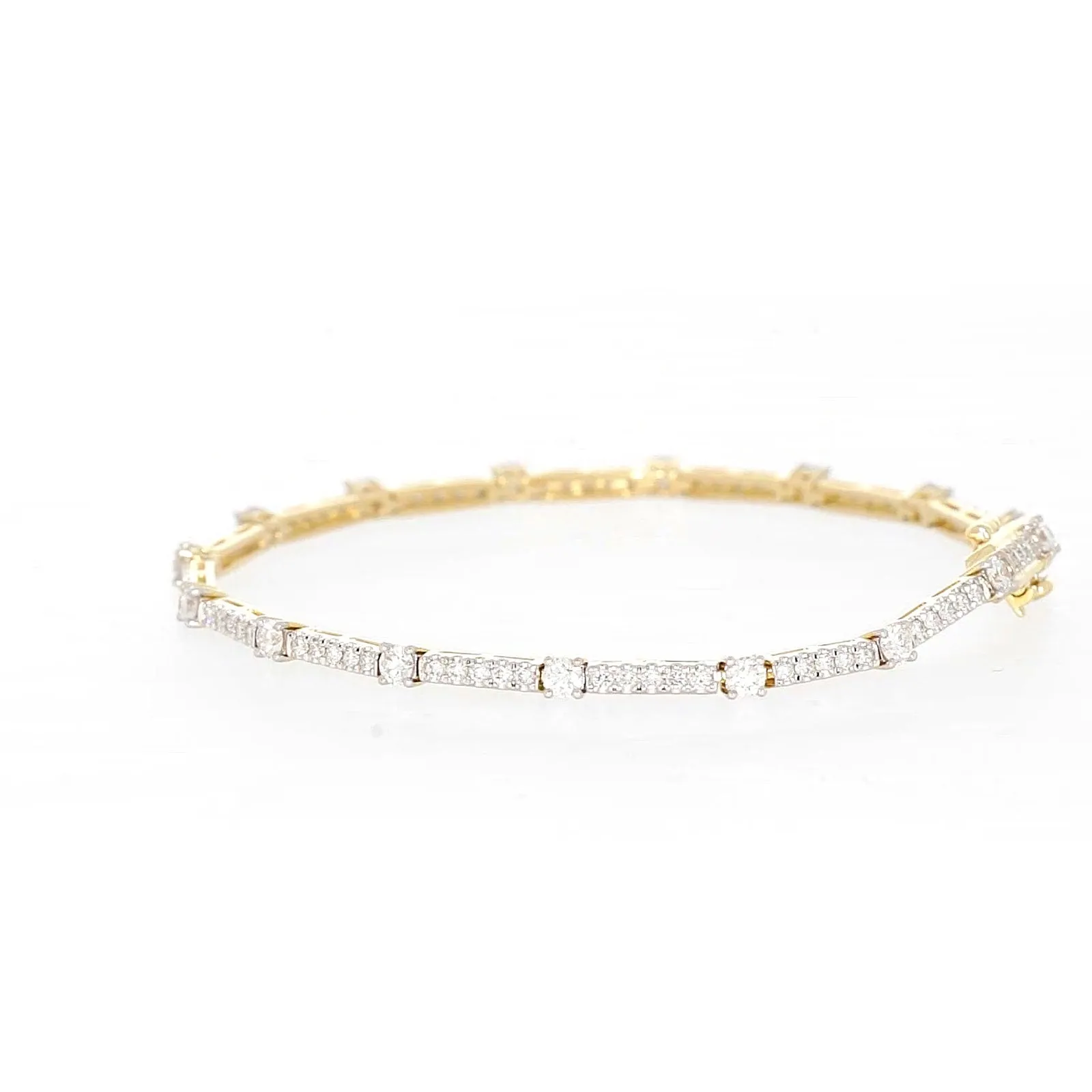 Celebration 9ct Yellow Gold Round Brilliant Cut 2 Carat tw of Lab Grown Diamonds Bracelet