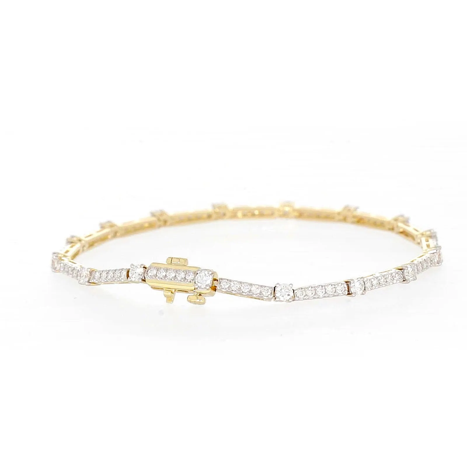 Celebration 9ct Yellow Gold Round Brilliant Cut 2 Carat tw of Lab Grown Diamonds Bracelet