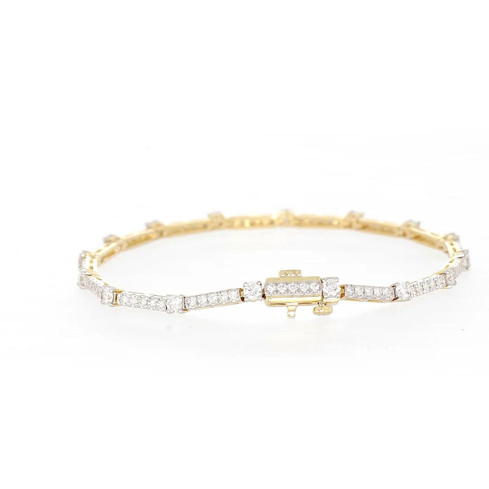 Celebration 9ct Yellow Gold Round Brilliant Cut 2 Carat tw of Lab Grown Diamonds Bracelet