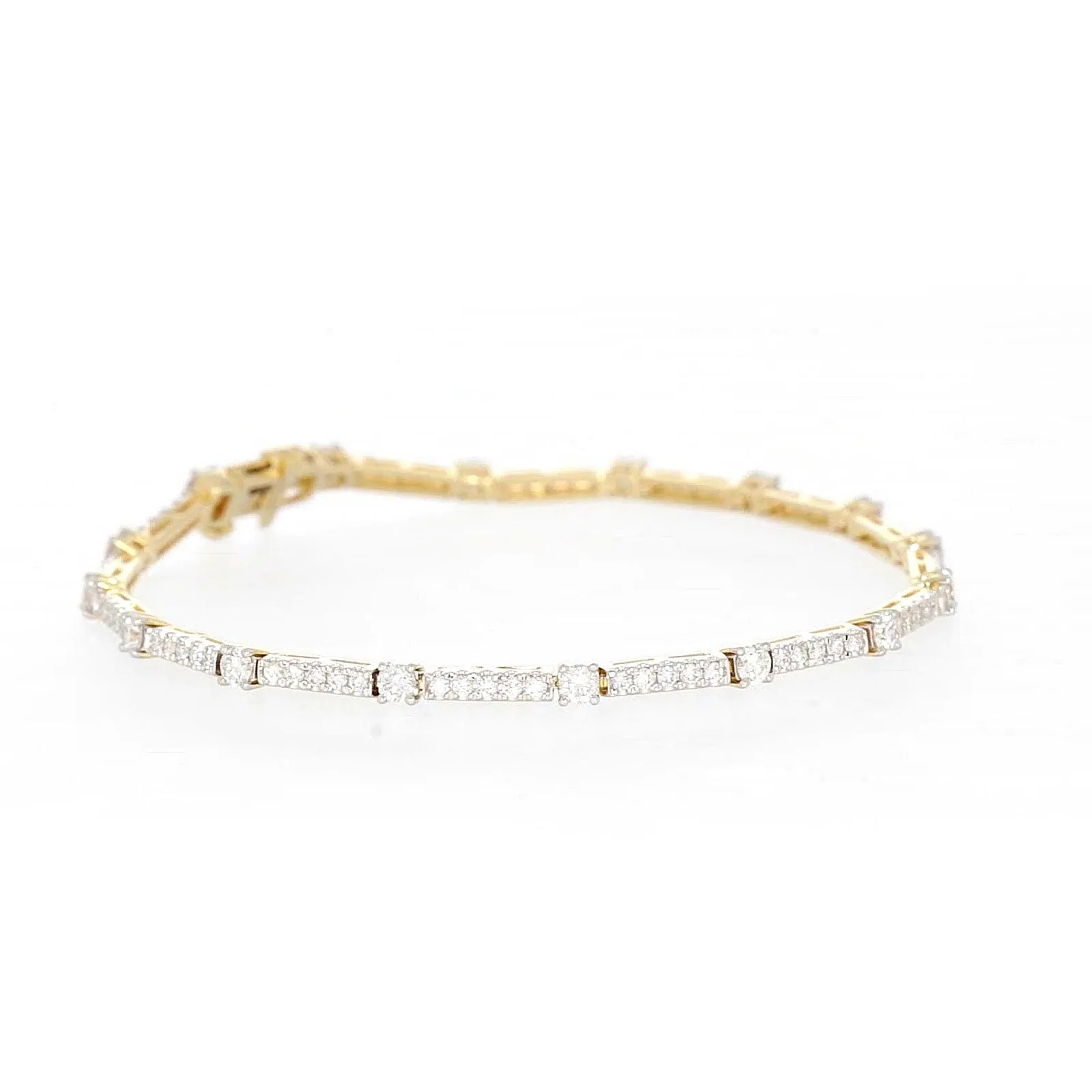 Celebration 9ct Yellow Gold Round Brilliant Cut 2 Carat tw of Lab Grown Diamonds Bracelet