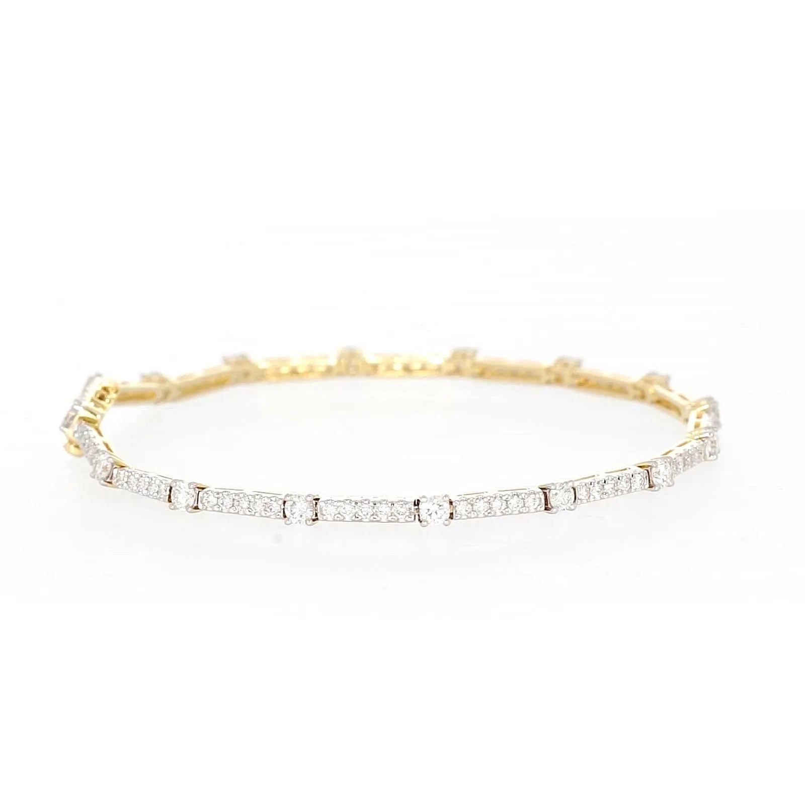 Celebration 9ct Yellow Gold Round Brilliant Cut 2 Carat tw of Lab Grown Diamonds Bracelet