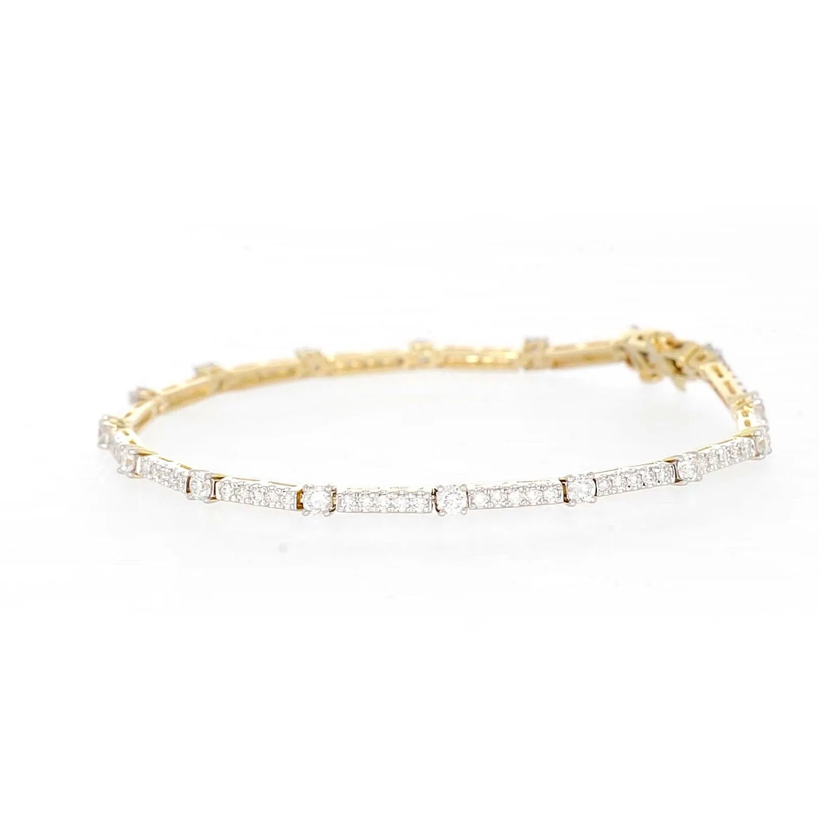 Celebration 9ct Yellow Gold Round Brilliant Cut 2 Carat tw of Lab Grown Diamonds Bracelet