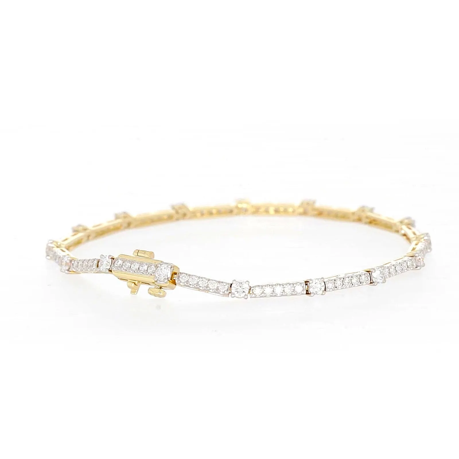 Celebration 9ct Yellow Gold Round Brilliant Cut 2 Carat tw of Lab Grown Diamonds Bracelet