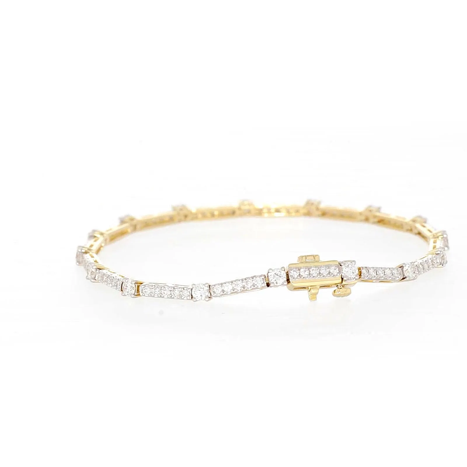 Celebration 9ct Yellow Gold Round Brilliant Cut 2 Carat tw of Lab Grown Diamonds Bracelet