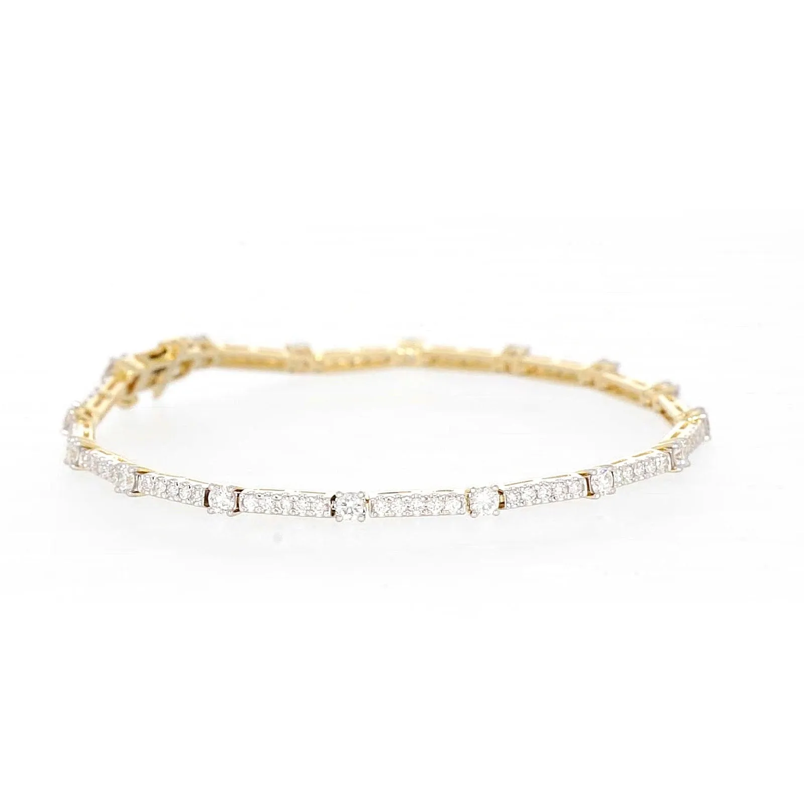 Celebration 9ct Yellow Gold Round Brilliant Cut 2 Carat tw of Lab Grown Diamonds Bracelet