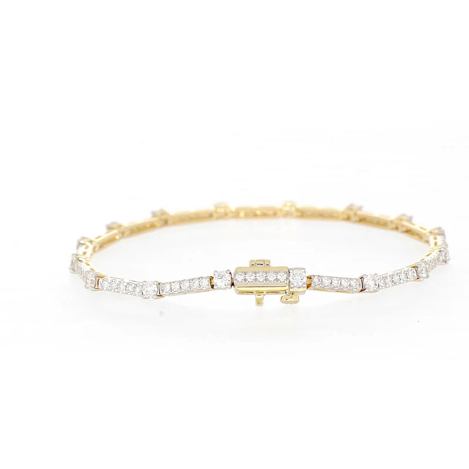 Celebration 9ct Yellow Gold Round Brilliant Cut 2 Carat tw of Lab Grown Diamonds Bracelet