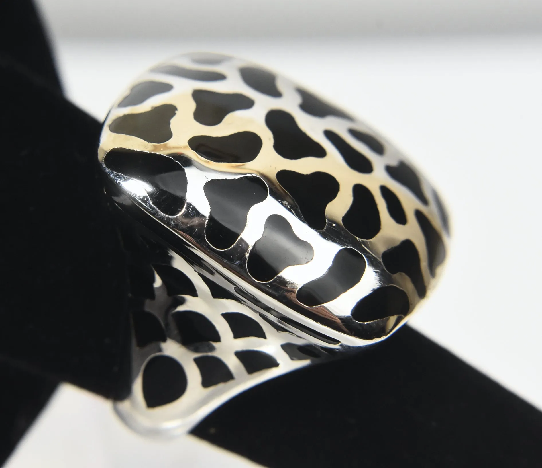 Large Sterling Silver Inlaid Black Onyx Ring - Size 7.75