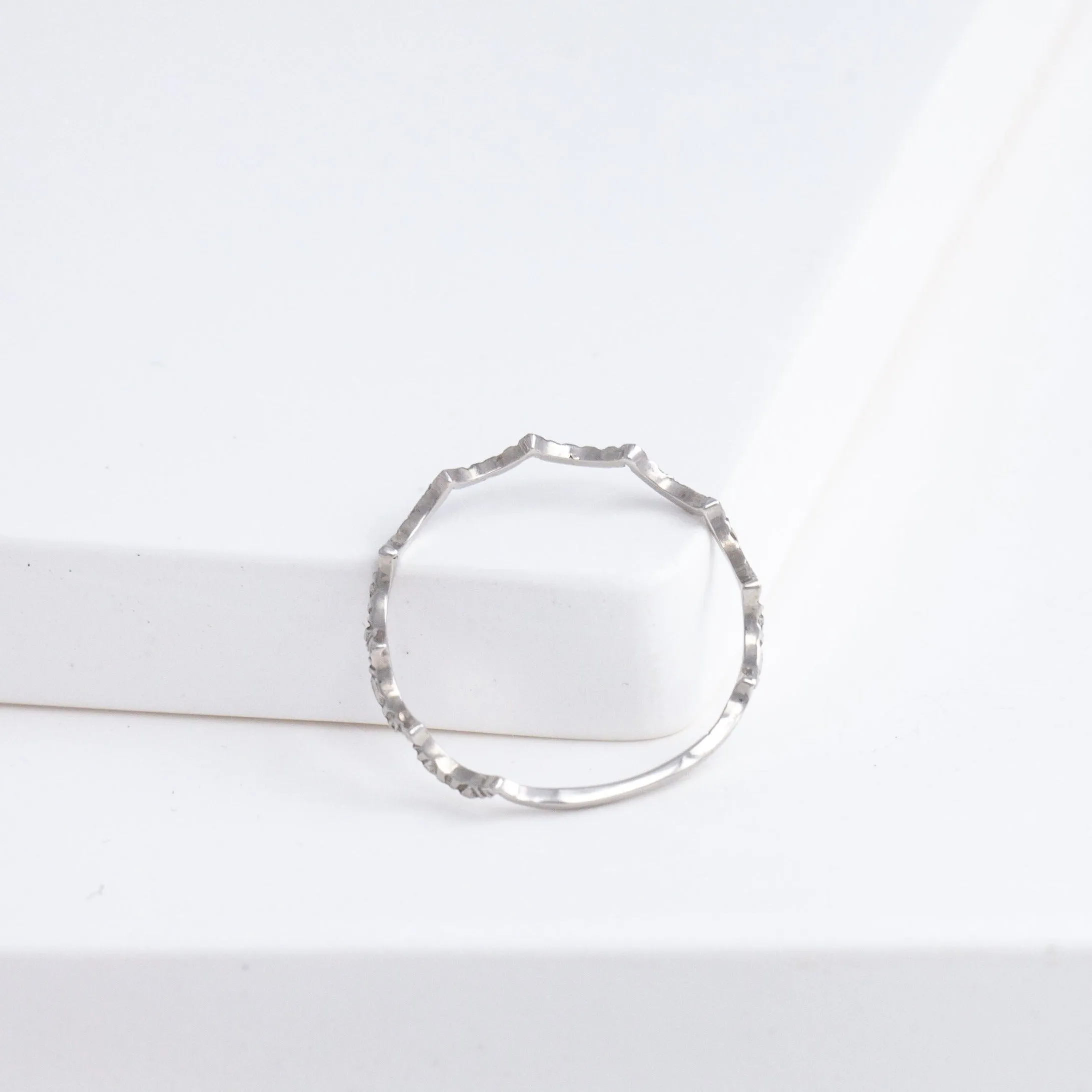 Repeat wave ring - white gold