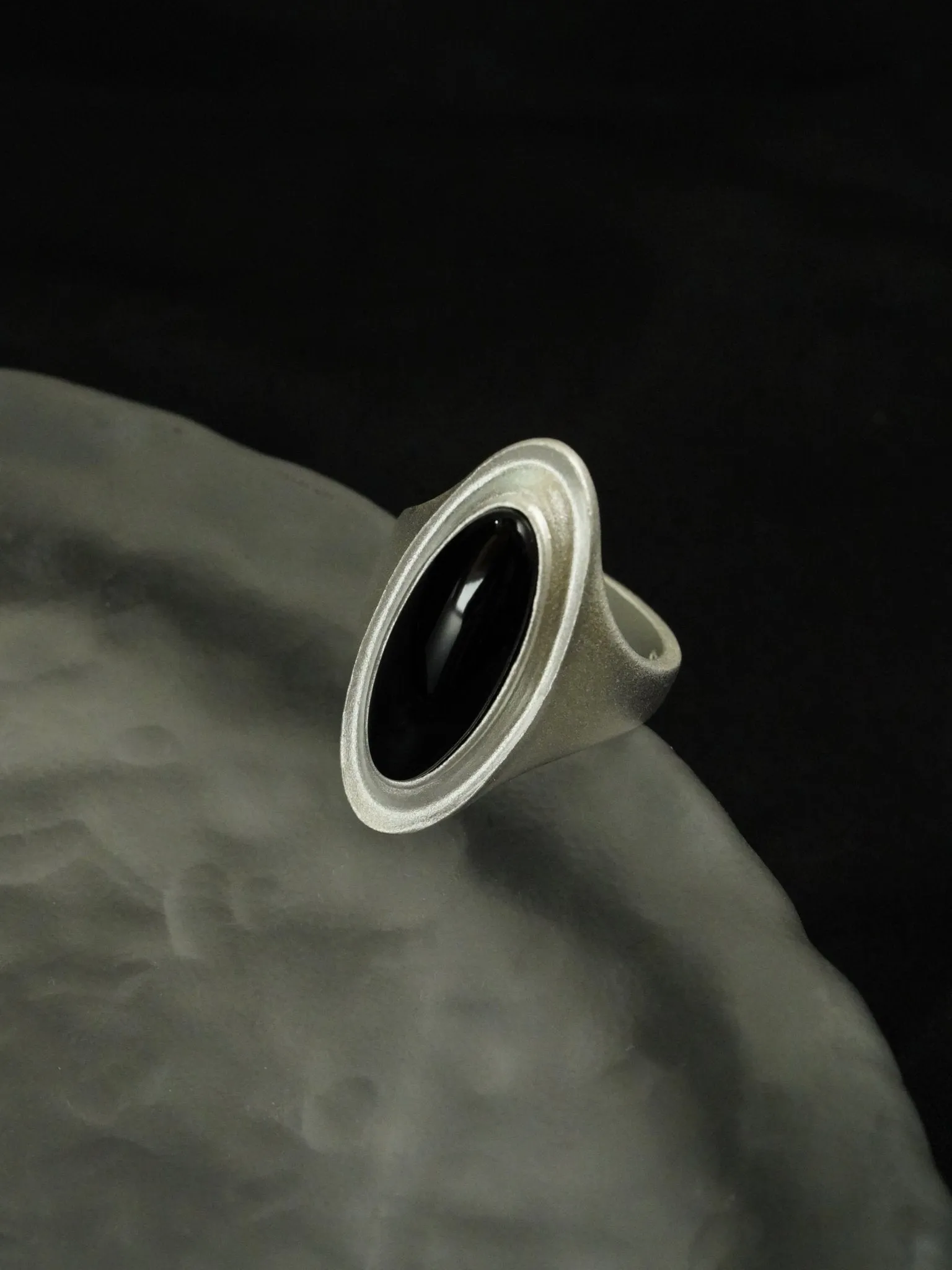 Sterling Silver Matte Black onyx and White Chalcedony Oval Ring