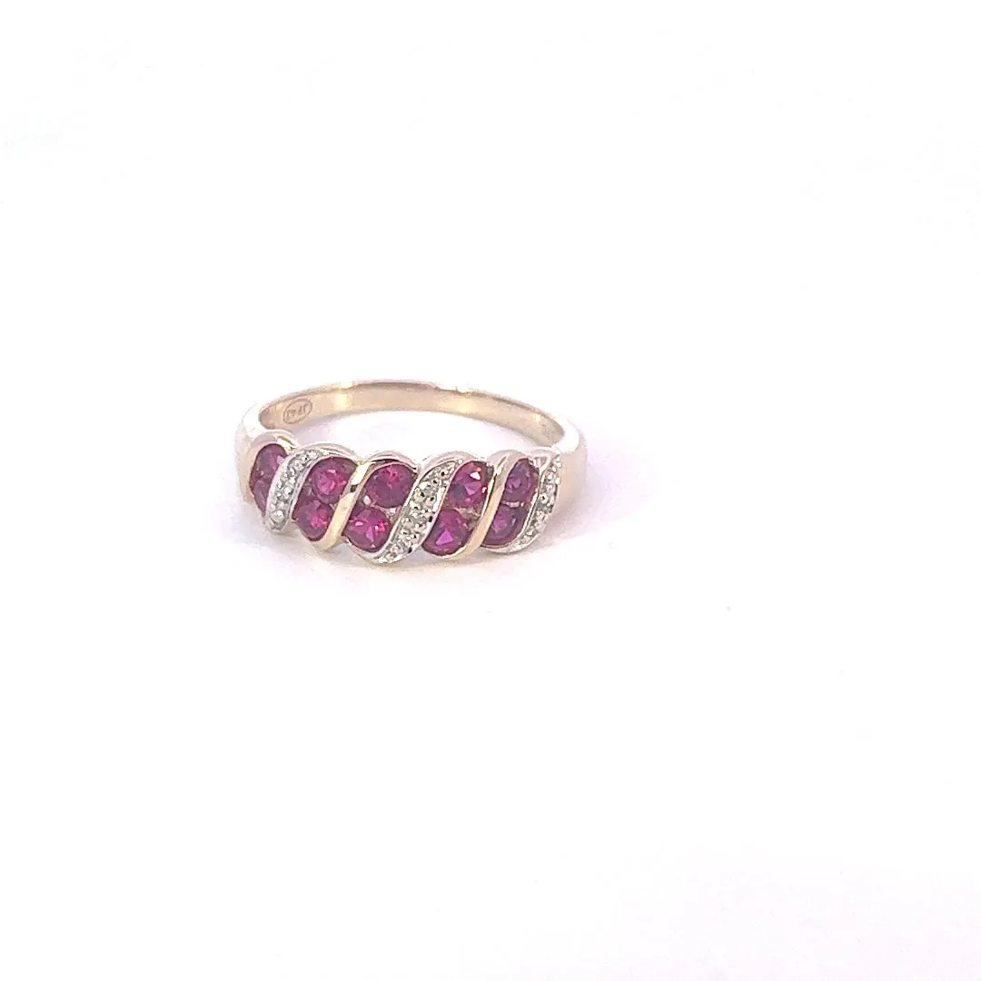 Stunning 9ct Yellow Gold Synthetic Ruby & Diamond Ring