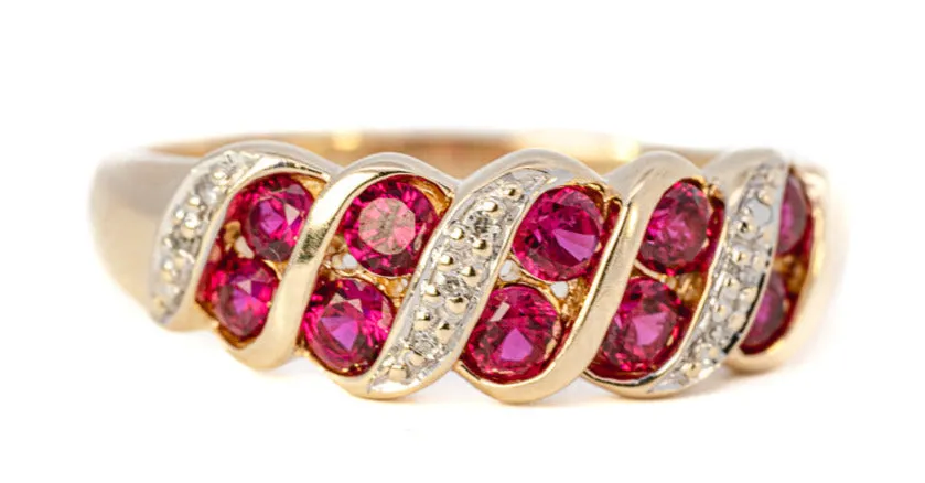 Stunning 9ct Yellow Gold Synthetic Ruby & Diamond Ring