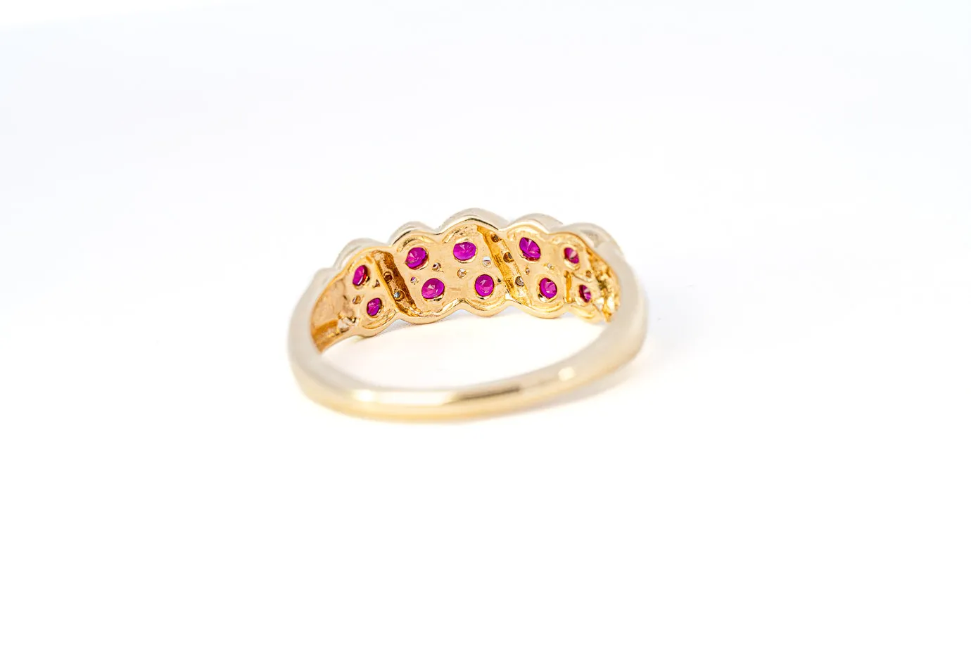 Stunning 9ct Yellow Gold Synthetic Ruby & Diamond Ring