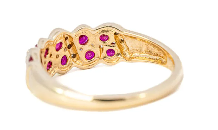 Stunning 9ct Yellow Gold Synthetic Ruby & Diamond Ring